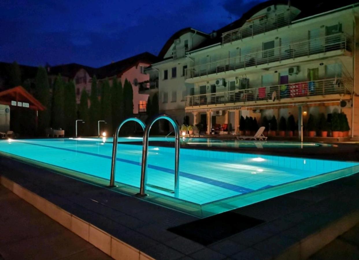 Relax Wellness Studio Hajduszoboszlo 아파트 외부 사진